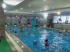 -小蓝鲸游泳培训基地(石景山店)