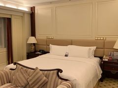 -深圳富苑皇冠假日套房酒店