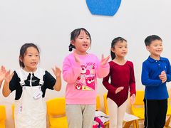 -蓝话筒·少儿成人演讲口才·主持朗诵·戏剧表演(大华第一坊店)
