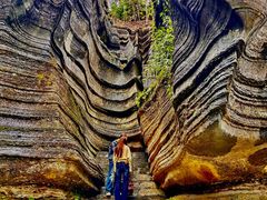 -梭布垭石林景区