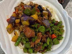 茄子肉丁小公鸡双拼拌面-文三里屯面馆(三里屯店)