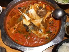 -野山舂·贵州现舂酸汤火锅(鸿通城店)