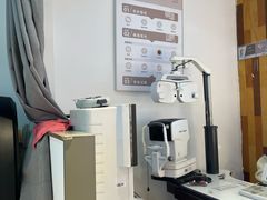 -LOOK眼镜·蔡司依视路配镜(宝山万达店)