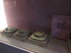 -伦敦比斯特购物村