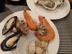 -广州万富希尔顿酒店·感趣自助餐厅·金秋蟹宴生蚝海鲜刺身烧烤