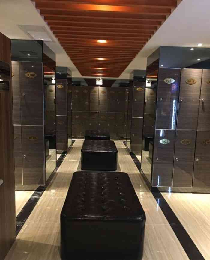 九水汤泉洗浴-"周日下午到的,人也不是很多,环境还不错,.