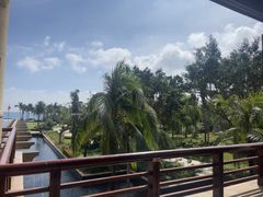 -亚龙湾喜来登·美景台大堂吧