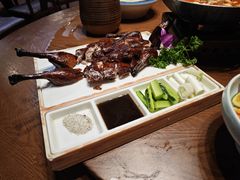 宜良脆皮小刀鸭-老滇山寨•云南特色菜•地方菜•民族风情歌舞表演(金碧店)