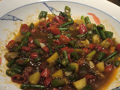 -头上红煨盐鸡·非遗院子餐厅