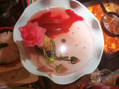 -老牌坊云南鱼豆花火锅(哈西万达店)