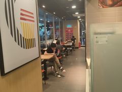 -麦当劳(轻轨曹杨路店)