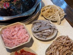 -九尺赵老四鲜鹅肠火锅