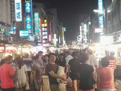 -六合夜市