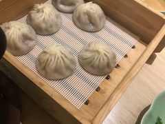 鲜牛展小笼包-锦粤宫·融合粤菜(上海金沙江店)