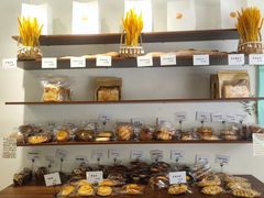 面包甜点陈列柜-雀食面包店(钟楼店)