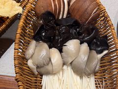 -四点金粥底火锅(沂州里店)