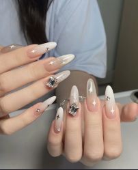 -IDO美甲美睫