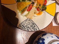 三文鱼牛油果色拉手卷-耕海蟹将军(万象城店)