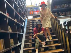 -钟书阁(松江泰晤士小镇店)