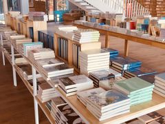 -猫的天空之城概念书店(北戴河蔚蓝海岸店)