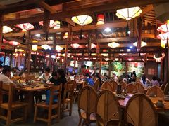 大堂-野山舂·贵州现舂酸汤火锅(鸿通城店)