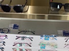 -视野联行眼镜•蔡司•依视路(温江店)
