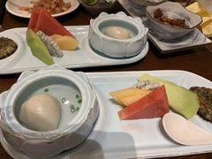水果+菜肉汤圆+草头饼-逸林轩中餐厅(中信泰富朱家角锦江酒店)