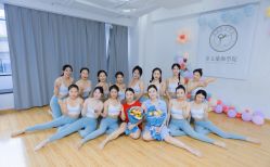 -亚太瑜伽普拉提学院