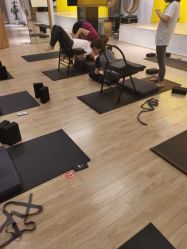 -静待花开瑜伽尊巴会馆