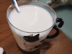 热牛奶-藏猫猫咖啡主题馆(中央大道店)