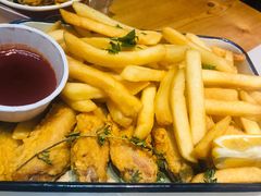 美式风味炸鸡翅配薯条-MIKAKU(万达广场上海宝山店)