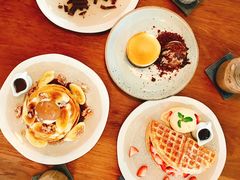 -ROAST coffee & eatery