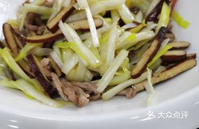 Leek Sprout and Pork Stir-fry