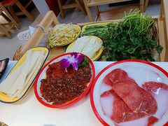-渝龙燚重庆老火锅店(桦甸店)
