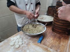 -舒小笼松针小笼包