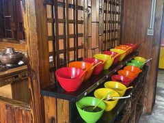 -果松木炭酸菜铜火锅·外婆参鸡汤