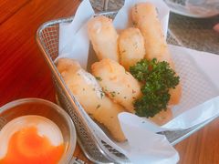 -Chom Cafe and Restaurant