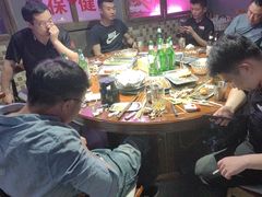 -马路牙子烧烤音乐酒馆(望京店)