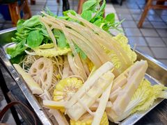 -金鼎雪山牦牛杂火锅(理县总店)