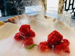 杨梅鳕鱼球-柳莺湖上·湖景餐厅·江南菜(西湖店)