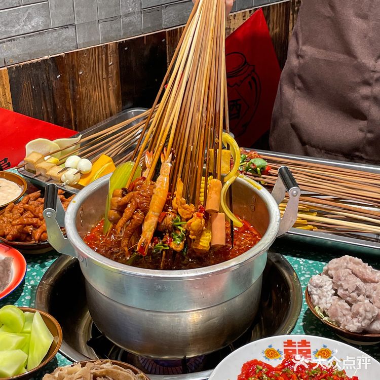 在洪崖洞！！重庆也有熊猫竹筒奶茶了！！