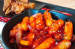 Spicy Cheese Rice Cake Stir-Fry
