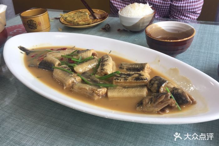 星光假日海鲜饺子餐厅-家常烧鳗鳞鱼-菜-家常烧鳗鳞鱼图片-青岛美食