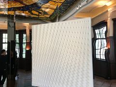 -Nathalie Djurberg与Hans Berg“牛皮纸包裹的月亮”-Prada荣宅当季展览