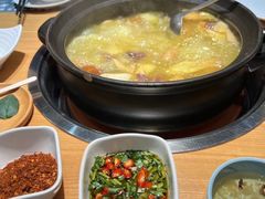 -一朵菌·野生菌探索家火锅(南亚店)