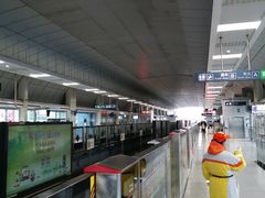 站台-梨园(地铁站)