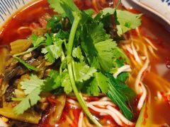 酸菜牛肉面-遇见小面(白云机场T2安检外店)
