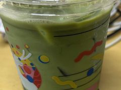 -瑞幸咖啡(华东理工大学商学院店)
