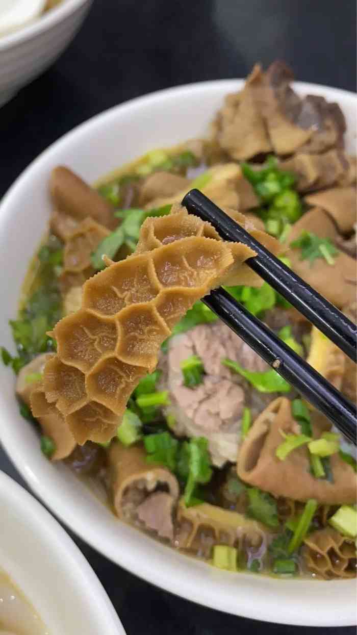 牛坤记驰名牛杂-"清汤牛杂好正,味道同平时食既吾同,汤饮落.