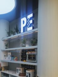 -PE SALON 
